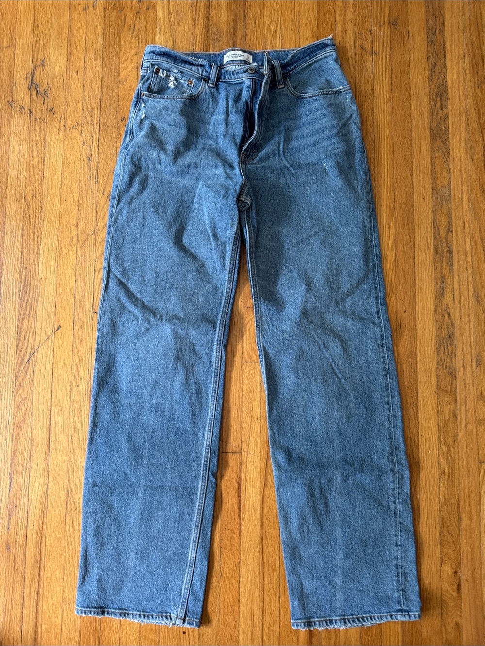 Women’s Abercrombie 90’s Relaxed Fit Blue Straight-Leg Jeans